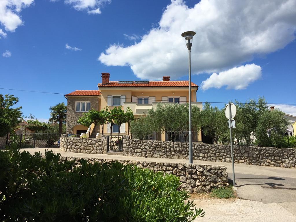 Apartments Sanbrandin Krk Town Exterior foto